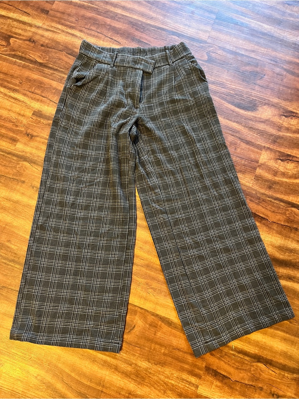 American Eagle Curvy Wide Leg Trouser in Grey. Women’s SZ 6 NWOT